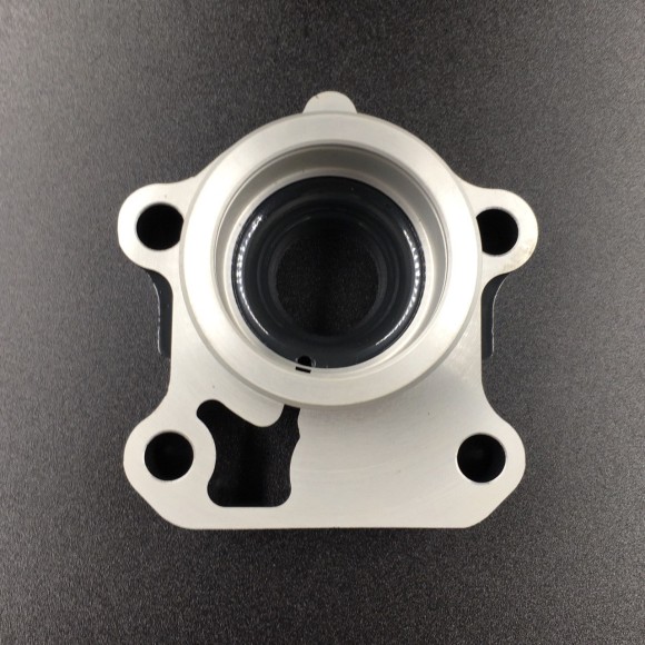 Основание помпы охлаждения Yamaha 60-90, F75-100 (6D8-WS443-00; 688-44341-01-94) (Sinera) Основание помпы охлаждения Yamaha 60-90, F75-100 (6D8-WS443-00; 688-44341-01-94) (Sinera)