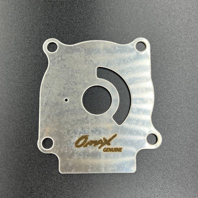 Пластина помпы охлаждения Suzuki DT20-40, DF25-50 (Omax)