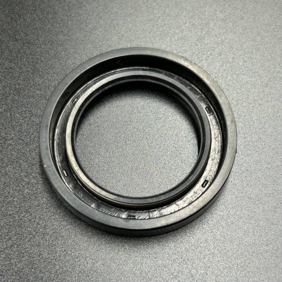 Сальник гребного вала Yamaha F300-350 (93101-35018) (35x52x8) (Yamaha)