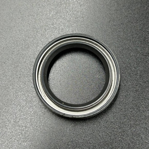 Сальник гребного вала Mercury 50-250/Mercruiser Alpha/Bravo (8M0204670) (Quicksilver)