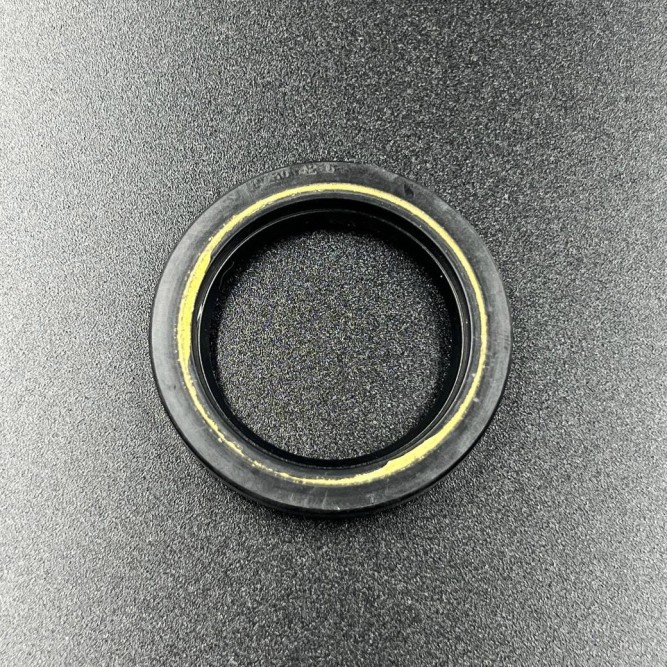 Сальник Yamaha (93102-30M53) (30x42x6) (Yamaha)