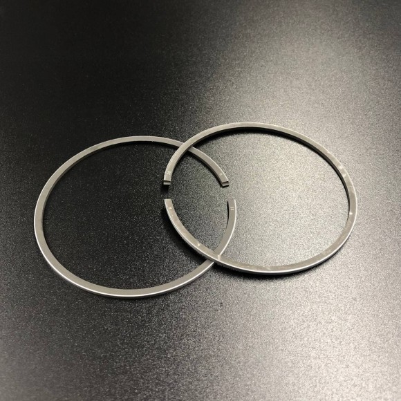 Кольца поршневые, комплект на один поршень Suzuki DT40 (0.25mm) (Omax) Кольца поршневые, комплект на один поршень Suzuki DT40 (0.25mm) (Omax)