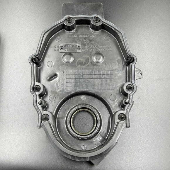 Крышка цепи ГРМ пластиковая Mercruiser 5.0/5.7/6.2L (863396) (Quicksilver) Крышка цепи ГРМ пластиковая Mercruiser 5.0/5.7/6.2L (863396) (Quicksilver)