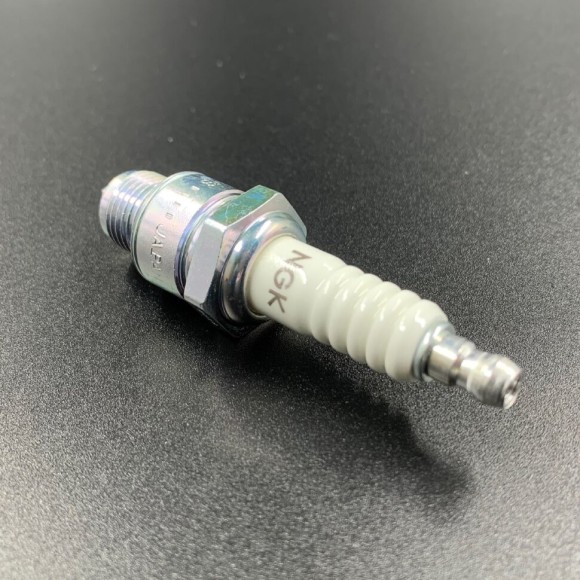 Свеча зажигания 5111 BP7HS (NGK)(BP7HS-10) Свеча зажигания 5111 BP7HS (NGK)(BP7HS-10)