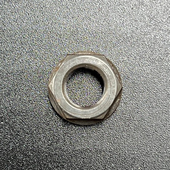 Гайка ведущей шестерни Yamaha 90179-08M06 Гайка ведущей шестерни Yamaha 90179-08M06