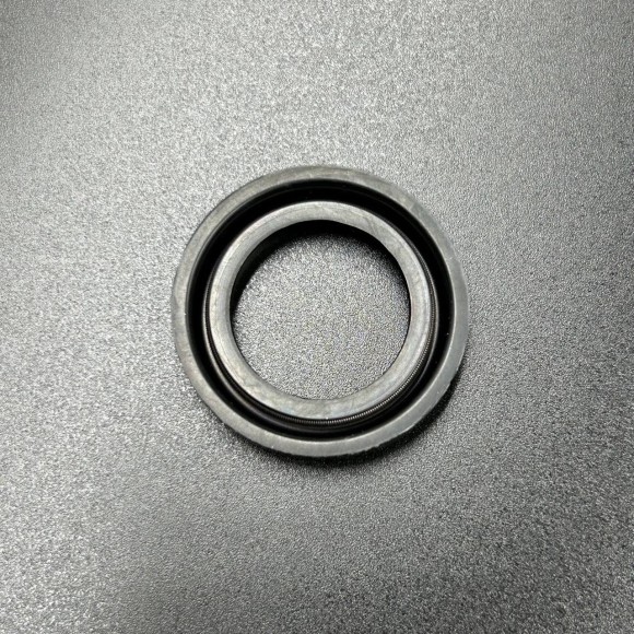 Сальник Mercruiser (21.5x35,17x6,08) (8M0214939; 66302) (Quicksilver)