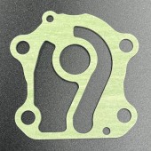 Прокладка под пластину помпы охлаждения Yamaha 25-70, F40-60 (Yamaha) Прокладка под пластину помпы охлаждения Yamaha 25-70, F40-60 (Yamaha)