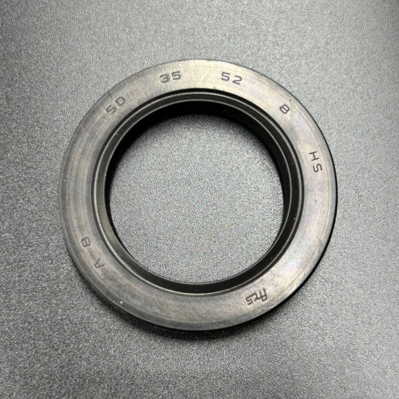 Сальник коленвала (нижний) Honda 25-30,60 (91201-ZE3-004) (35x52x8) (Honda)