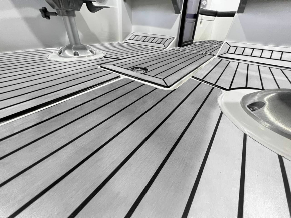 Комплект палубного покрытия для Феникс 530HT, тик серый, с обкладкой, Marine Rocket Комплект палубного покрытия для Феникс 530HT, тик серый, с обкладкой, Marine Rocket