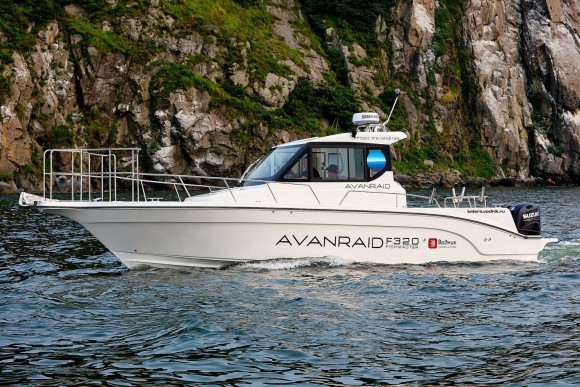Катер AVANRAID F320 FISHMASTER с Suzuki 2хDF200ATX/AZX Катер AVANRAID F320 FISHMASTER с Suzuki 2хDF200ATX/AZX