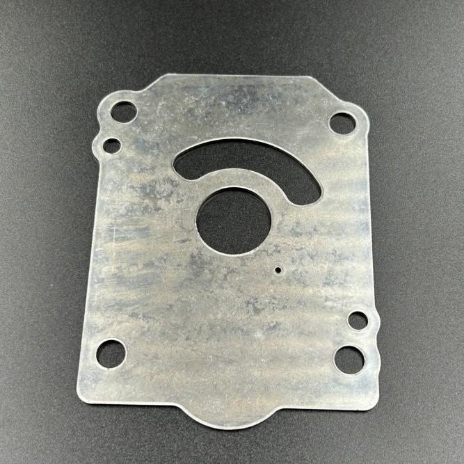 Пластина помпы охлаждения Suzuki DF150-250, DF150-250(A) (17471-93J02) (Osaka)