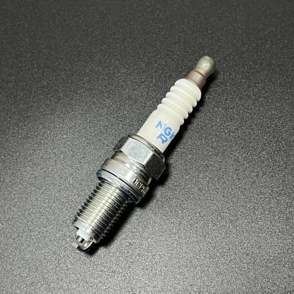 Свеча зажигания 3481 DCPR6E (NGK)