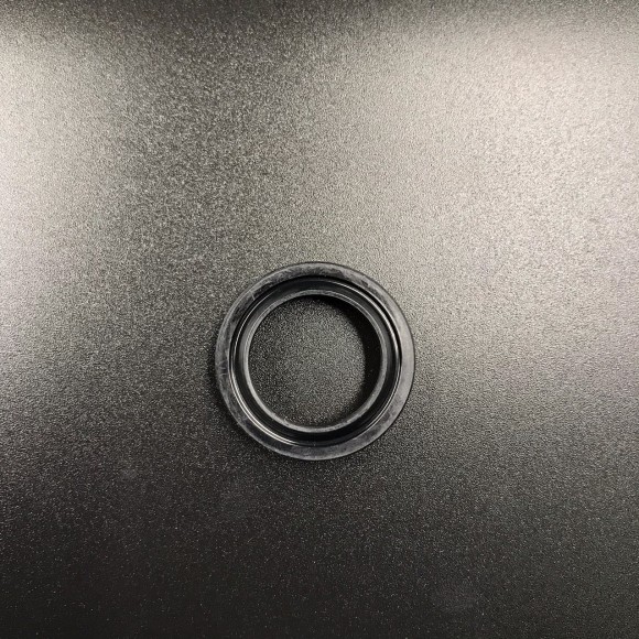 Уплотнение на гидроподъемник Yamaha 50-90, F75-100 (Yamaha) Уплотнение на гидроподъемник Yamaha 50-90, F75-100 (Yamaha)