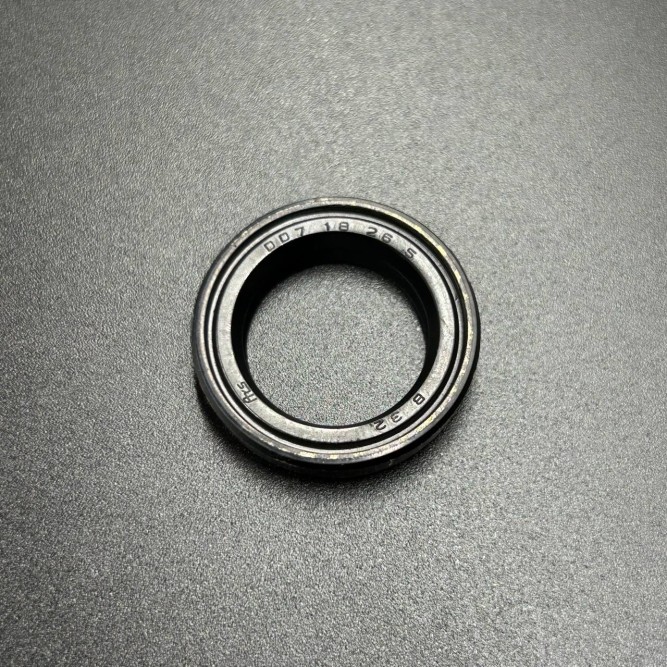 Уплотнение на гидроподъемник Yamaha 50-90, F75-100 (Yamaha)