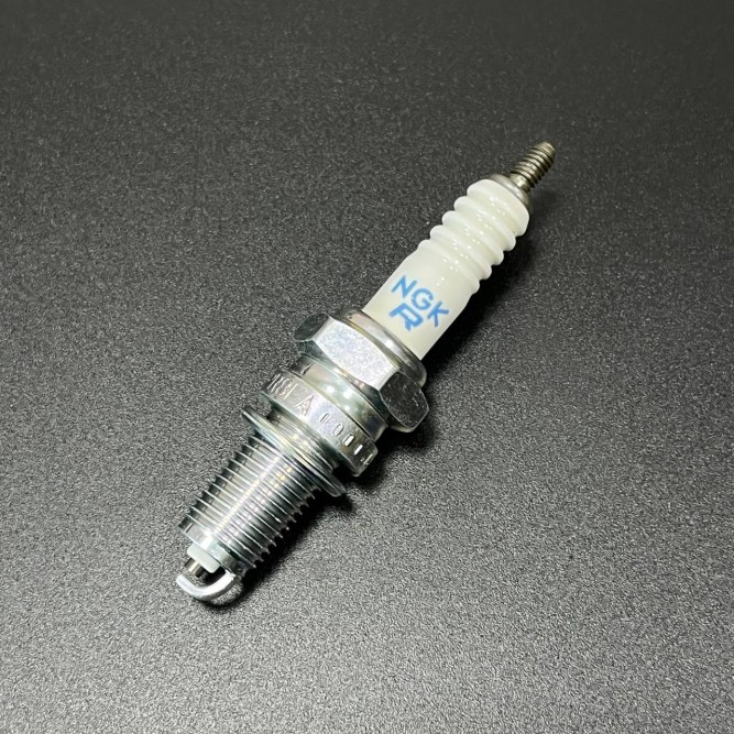 Свеча зажигания DPR8EA-9 (NGK) 94701-00241