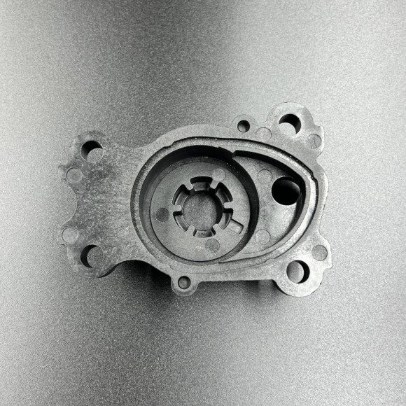 Корпус помпы охлаждения Yamaha 40X, F25-40 (Omax)
