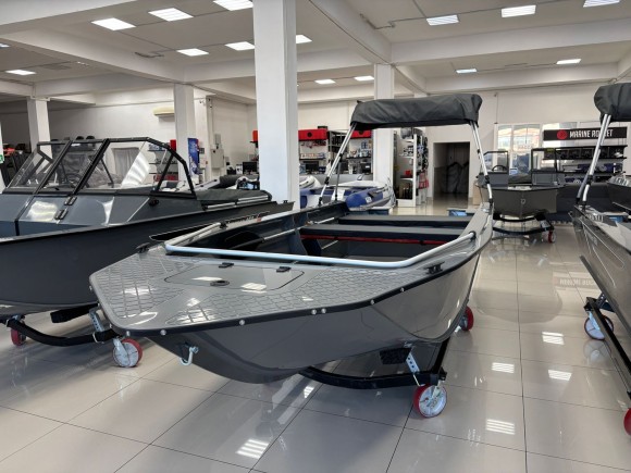 Моторная лодка Swimmer 430 консольная