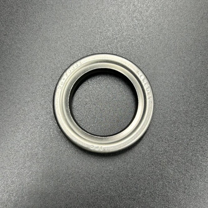 Сальник Mercury (26-70081) (30.2х44.6х8.6) (Quicksilver)