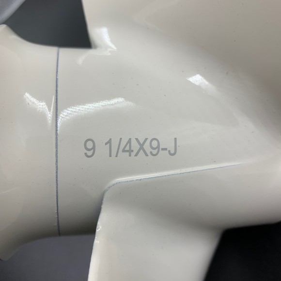 Гребной винт Yamaha 9.9-15, F9.9-F20 (3x9-1/4x9) Гребной винт Yamaha 9.9-15, F9.9-F20 (3x9-1/4x9)