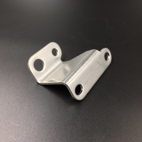 Кронштейн крепления рулевой тяги Tohatsu 30-50 (Tohatsu) Кронштейн крепления рулевой тяги Tohatsu 30-50 (Tohatsu)