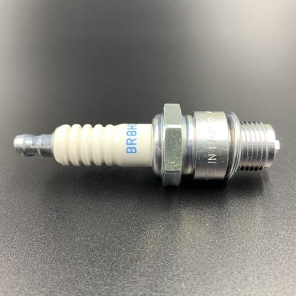 Свеча NGK BR8HS 6715 (NGK) Свеча NGK BR8HS 6715 (NGK)