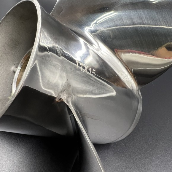 Гребной винт Honda BF35-BF60 (3x11x15) (Сталь) Гребной винт Honda BF35-BF60 (3x11x15) (Сталь)