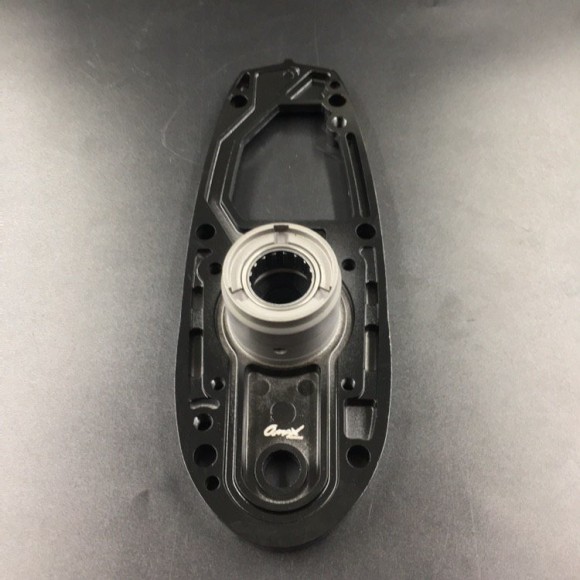 Основание помпы охлаждения Suzuki DT40, DF40-50 (56130-94413-0EP) (Omax)