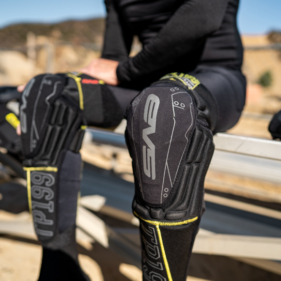 Защита колена и голени EVS TP199 Black / Hi-Viz Yellow, Large / X-Large Защита колена и голени EVS TP199 Black / Hi-Viz Yellow, Large / X-Large