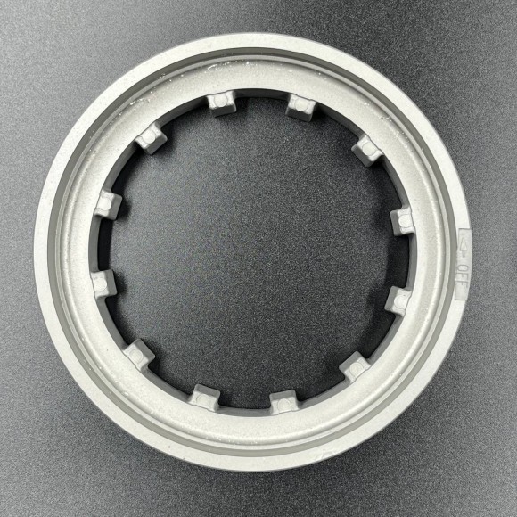 Гайка редуктора корончатая Suzuki DF250-300(A) (Suzuki) Гайка редуктора корончатая Suzuki DF250-300(A) (Suzuki)