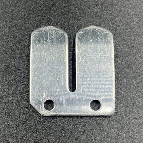 Ограничитель лепесткового клапана Tohatsu 2.5-3.5 (PREMARINE2) Ограничитель лепесткового клапана Tohatsu 2.5-3.5 (PREMARINE2)