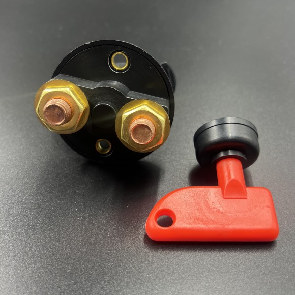 Выключатель массы "ON-OFF" с ключом (Omax) Выключатель массы "ON-OFF" с ключом (Omax)