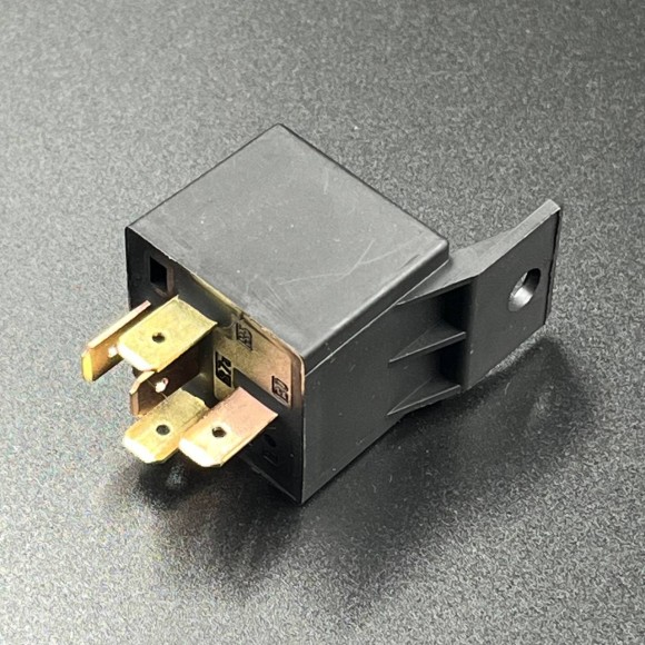 Реле гидроподъемника для MERCURY 30-250/MERCRUISER 8.2L (без юбки) (WUHU) Реле гидроподъемника для MERCURY 30-250/MERCRUISER 8.2L (без юбки) (WUHU)