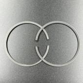 Кольца поршневые, комплект на один поршень Yamaha 25-30 (0.50mm) (PREMARINE) Кольца поршневые, комплект на один поршень Yamaha 25-30 (0.50mm) (PREMARINE)