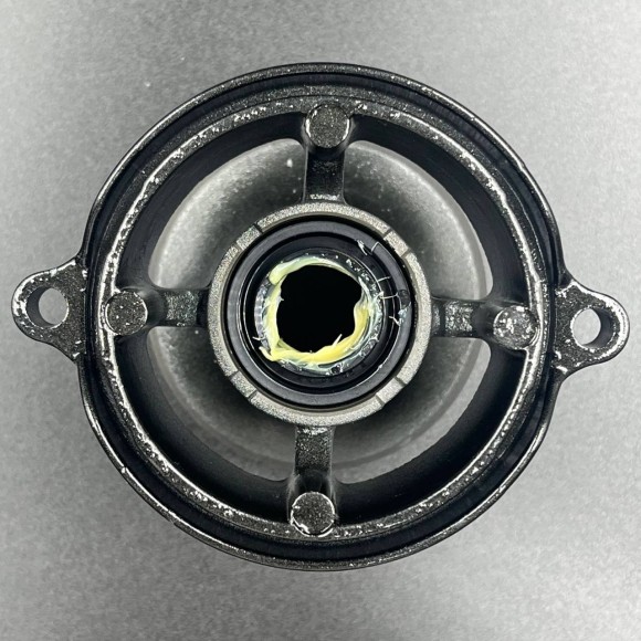 Обойма гребного вала Suzuki DT25-30, DF20-30 (В сборе) (Suzuki)