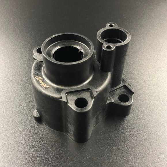 Корпус помпы охлаждения Yamaha F75-100 (Omax)
