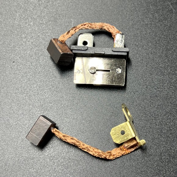 Щетки мотора гидроподъема Yamaha 55-90 (KACAWA)