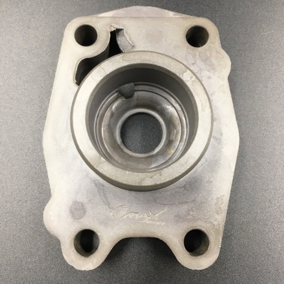 Основание помпы охлаждения Yamaha 40Q, 40J (Omax)