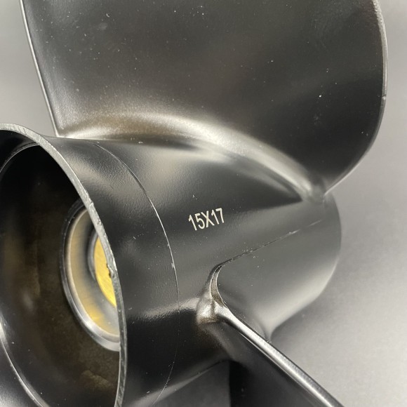 Гребной винт Suzuki DF150-DF300 (3x15x17) Гребной винт Suzuki DF150-DF300 (3x15x17)