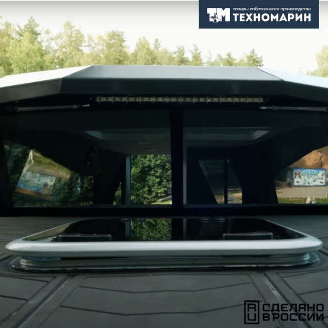 Люк палубный распашной Альбатрос 700x700