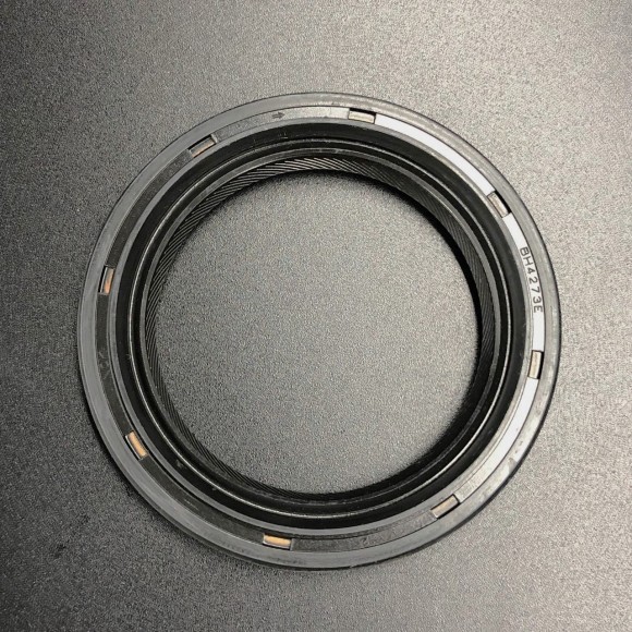 Сальник коленвала (верх) Honda BF60 (91204-PW5-005) (52x72x8) (Honda) Сальник коленвала (верх) Honda BF60 (91204-PW5-005) (52x72x8) (Honda)