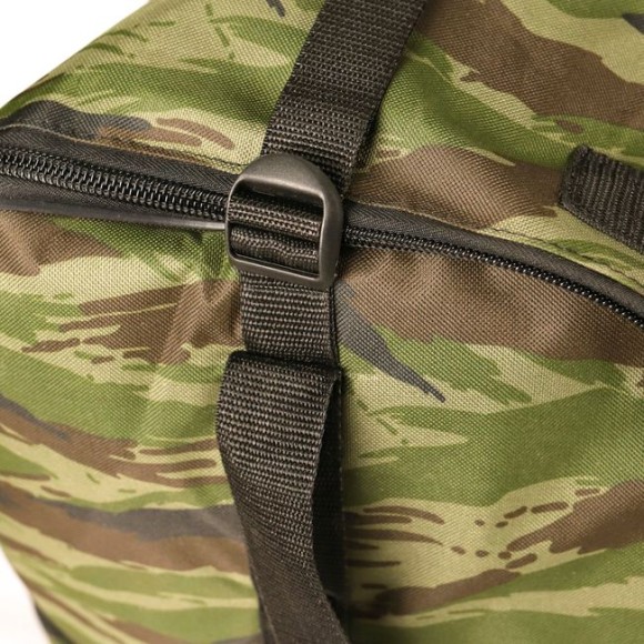 Сумка для лодочного мотора 2,5-3,6 л (Зелёная КМФ) Сумка для лодочного мотора 2,5-3,6 л (Зелёная КМФ)