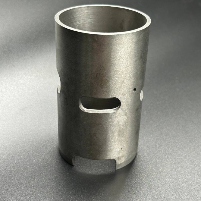 Гильза цилиндра Yamaha 9.9-15 (63V-10935-00; 682-10935-00) (YUELANG)