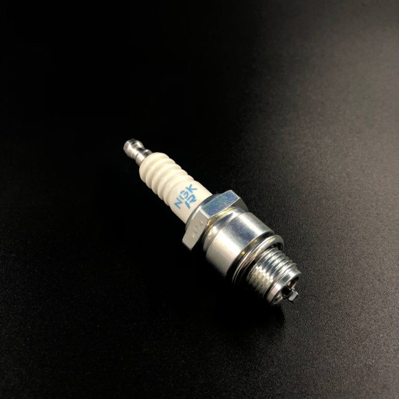 Свеча зажигания 1090 BR6HS-10 (NGK)