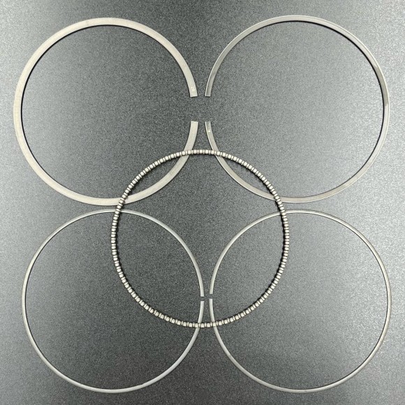 Кольца поршневые, комплект на один поршень Yamaha F300-350 (STD) (Yamaha)