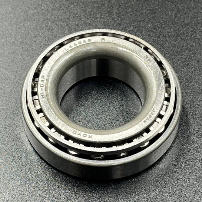 Подшипник роликовый вертикального вала верхний Yamaha 60-90, F40-100 (27x50.25x15) (KACAWA)