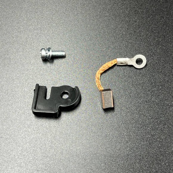 Щетка на электромотор Suzuki DF60-350A (31133-90J00) (PREMARINE) Щетка на электромотор Suzuki DF60-350A (31133-90J00) (PREMARINE)