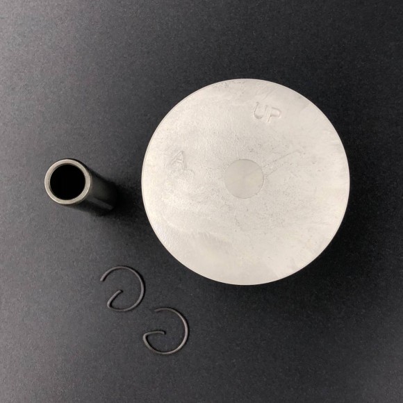 Поршень Yamaha 9.9-15 (STD) (682-11631-00) (KACAWA) Поршень Yamaha 9.9-15 (STD) (682-11631-00) (KACAWA)