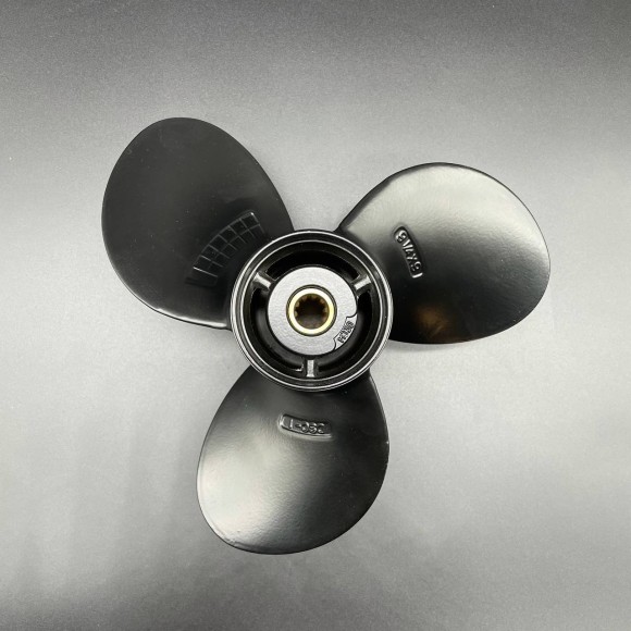 Гребной винт Suzuki DT9.9A-DT15A, DF9.9B, DF8A-20A (3x9-1/4x9) Гребной винт Suzuki DT9.9A-DT15A, DF9.9B, DF8A-20A (3x9-1/4x9)