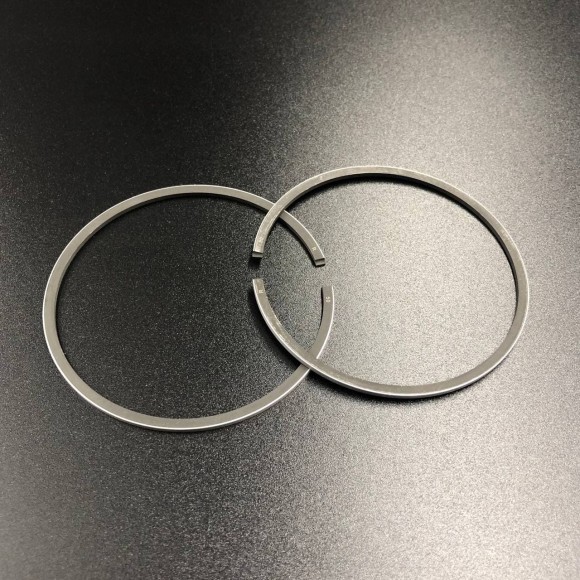 Кольца поршневые, комплект на один поршень Suzuki DT40 (0.50mm) (Omax) Кольца поршневые, комплект на один поршень Suzuki DT40 (0.50mm) (Omax)