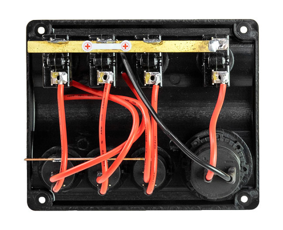 Панель бортового питания 3 переключателя, разъем прикуривателя, индикация, автоматы Панель бортового питания 3 переключателя, разъем прикуривателя, индикация, автоматы